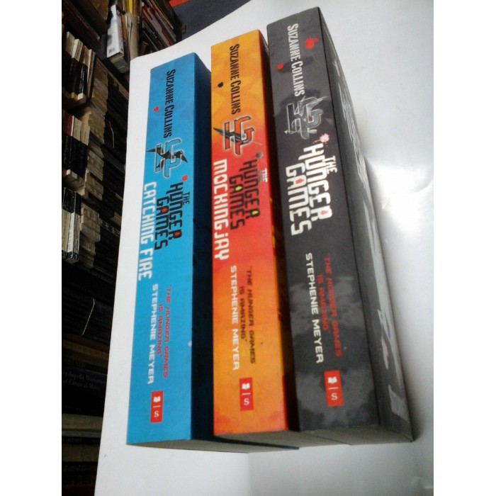 THE HUNGER GAMES - SUZANNE COLLINS - 3 volume